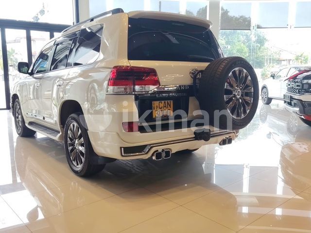 Toyota Land Cruiser 200 2015 photo 3