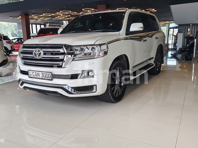 Toyota Land Cruiser 200 2015 photo 2