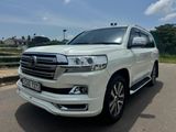Toyota Land Cruiser Sahara ZX V8 tan interior 2016