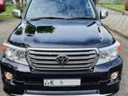 Toyota Land Cruiser V8 for long term