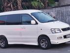 Toyota Noah 2001