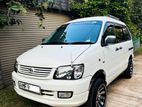 Toyota Noah 2003