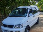 Toyota Noah 2004