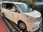 Toyota Noah 2012