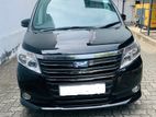 Toyota Noah 2014
