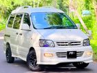 Toyota Noah CR 42 1999