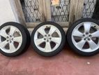 Toyota Prius 17 Inch Alloy Wheels with Tyres