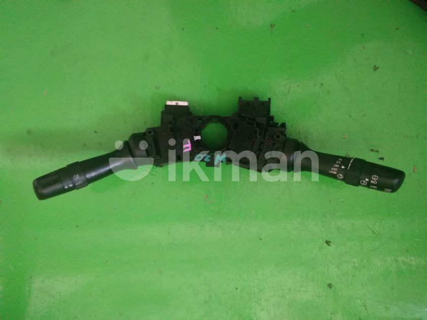 Toyota Prius 20 Head/Fog Light/Wiper Switch Set in Maharagama ikman