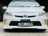 Toyota Prius 2013/2014 සඳහා අවම පොලියට 85% ලීසිං