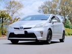 Toyota Prius 2014 සඳහා leasing 85% ක් දිවයිනේ අඩුම පොලියට වසර 7කින්