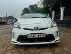 Toyota Prius 3 rd gen S touring 2013