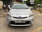 TOYOTA PRIUS 3RD GEN 2016