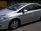 Toyota Prius 3rd Gen Hybrid Car for Rent
