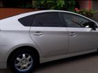 Toyota Prius 3rd Gen Hybrid Car for Rent