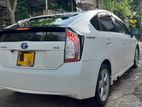 Toyota Prius 3rd New Car 2014 for Rent