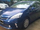 Toyota Prius Alpha 2013