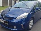 Toyota Prius Alpha 2013