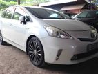 Toyota Prius Alpha 2013