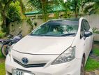 Toyota Prius Alpha 2014