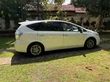 Toyota Prius alpha S Touring 2013