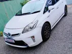Toyota Prius G Sport Car for Rent