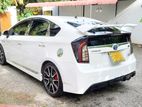 Toyota Prius G Sport - Rent A Car