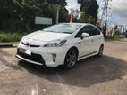 Toyota Prius Hybrid Car For-Rent