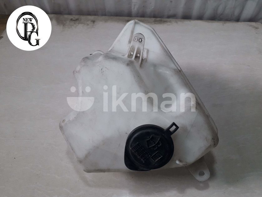 Toyota Prius NHW20 Windshield Washer Tank for Sale in Kurunegala City