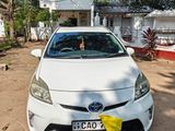 Toyota Prius S Grade 2015