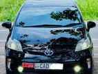 Toyota Prius S LED 2013