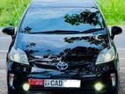 Toyota Prius S LED 2013