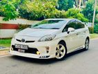 Toyota Prius S touring 2013