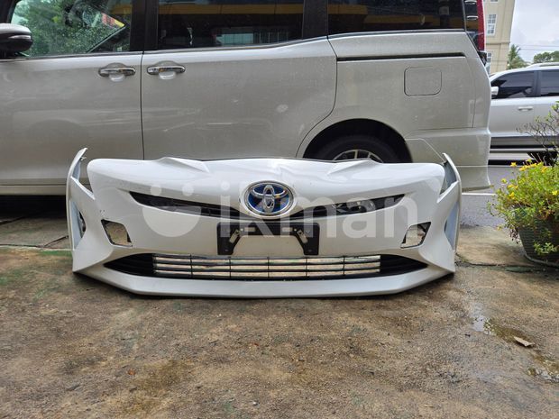 Toyota Prius ZVW 50 Front Buffer