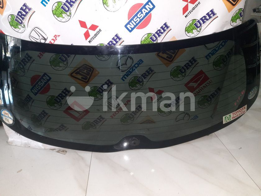 Toyota vitz KSP 130 Rear windscreen for Sale in Kottawa ikman