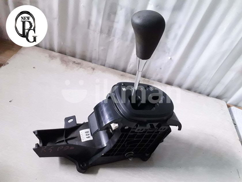 Toyota Vitz KSP90 Gear Shifter Automatic for Sale in Kurunegala City