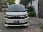 Toyota Voxy 2014