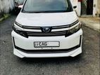 Toyota Voxy 2014