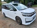 Toyota Voxy 2014
