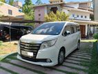 Toyota Voxy 2014