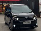 Toyota Voxy 2014