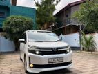 Toyota Voxy 2014
