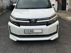 Toyota Voxy 2014