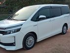 Toyota Voxy 2015