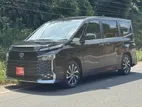 Toyota Voxy 2024