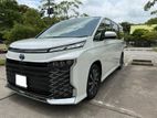 Toyota Voxy 2025