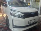 Toyota Voxy Costom G p/doors 2015