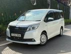 Toyota Voxy Noah 2014