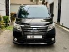 Toyota Voxy Noah G grade 2014