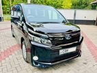 Toyota Voxy NOHA 2014