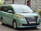 Toyota Voxy NOHA 2014